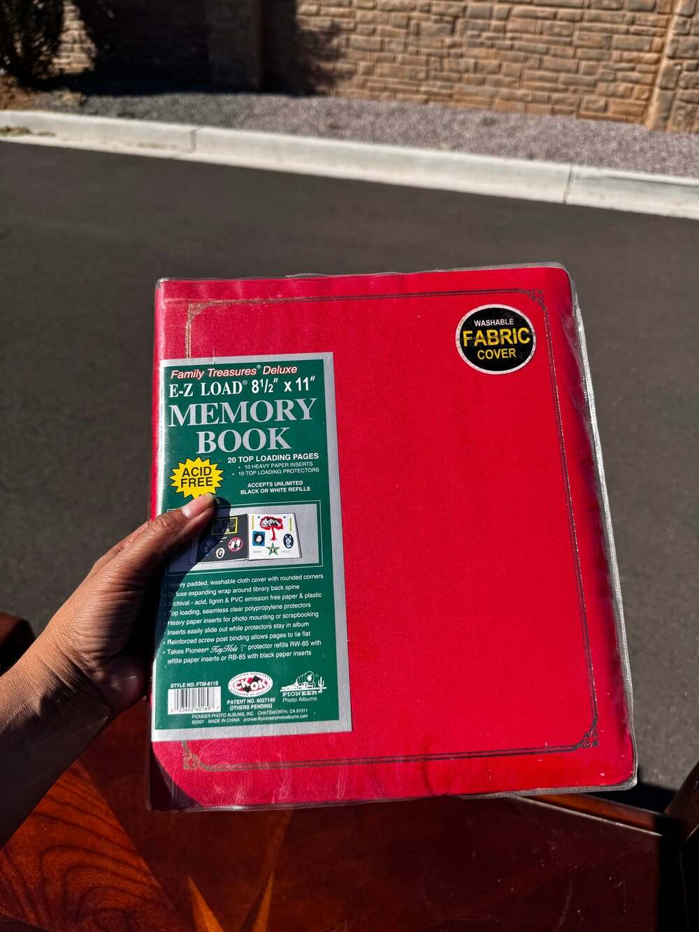 Pioneer Family Treasures red fabric Deluxe E-Z Load 8.5" x 11" Memory Book